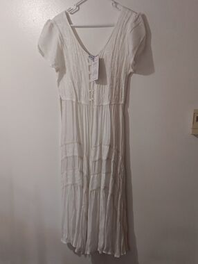 Boho White Maxi Dress with V-Neck Lace Up.